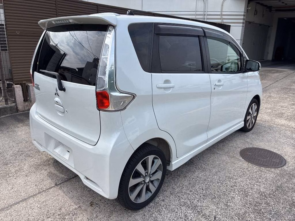 MITSUBISHI EK CUSTOM