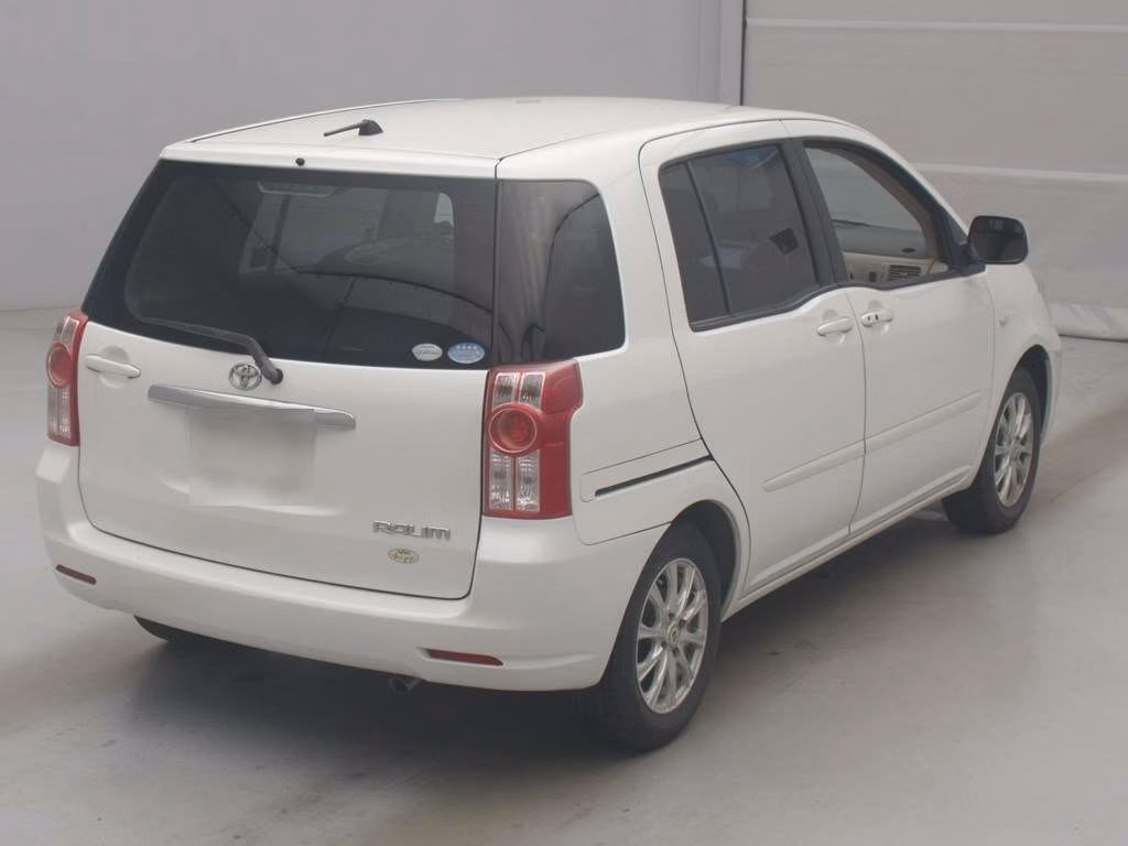 TOYOTA RAUM
