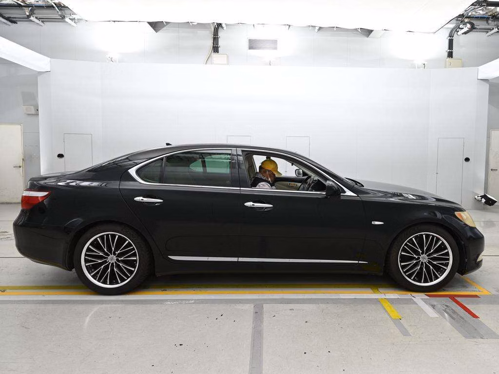 LEXUS LS460