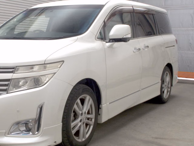 NISSAN ELGRAND