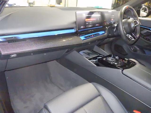 BMW I5