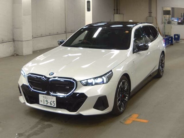 BMW I5