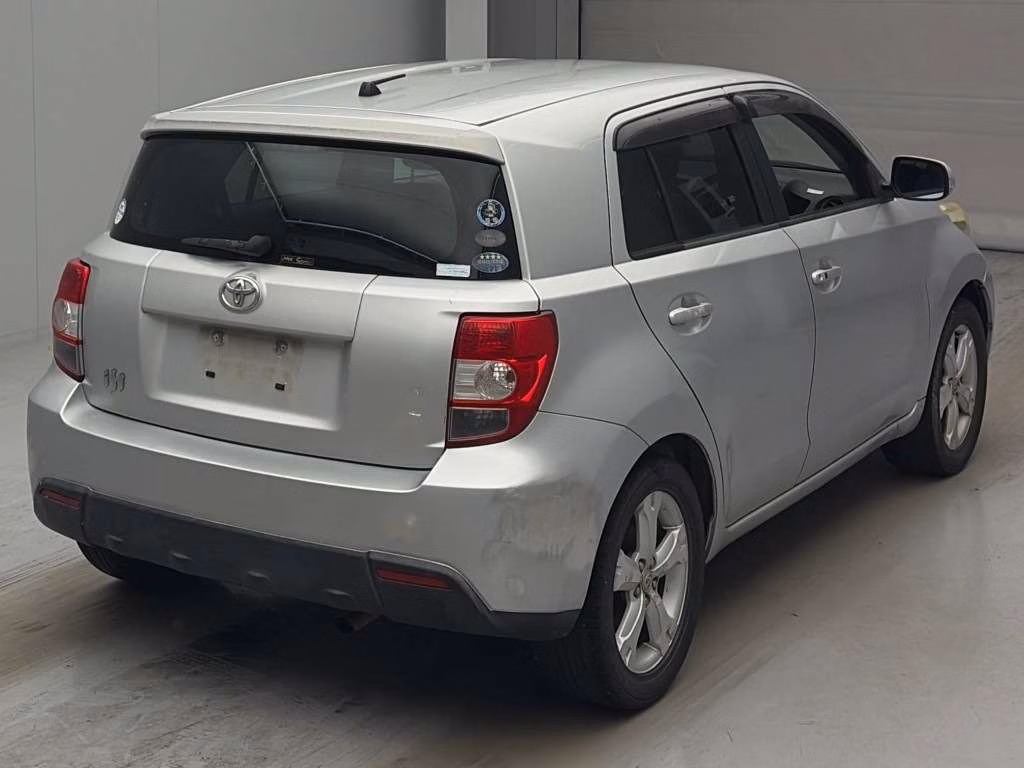 TOYOTA IST