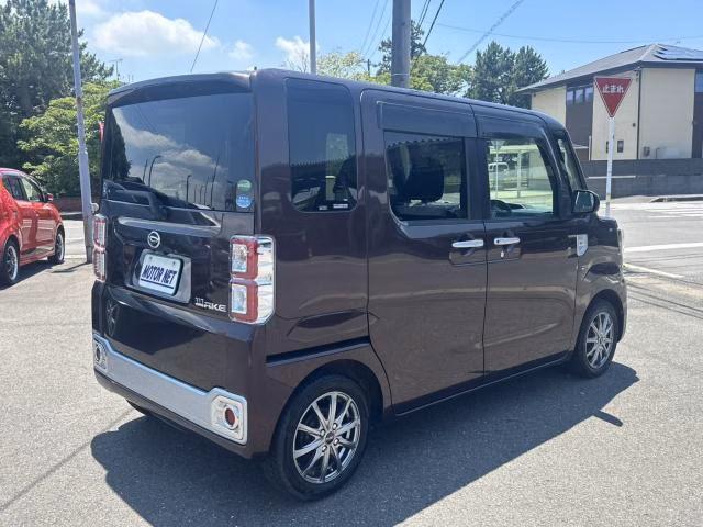 DAIHATSU WAKE