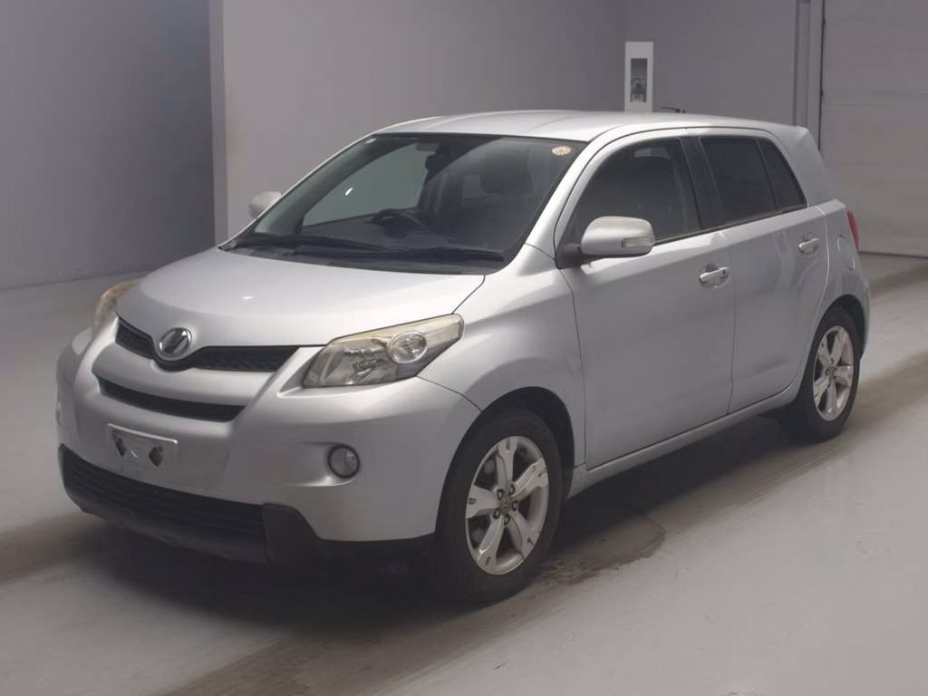 TOYOTA IST