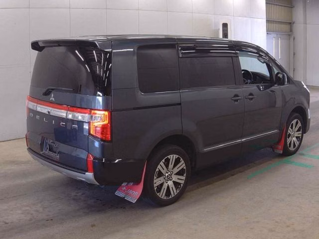 MITSUBISHI DELICA D:5