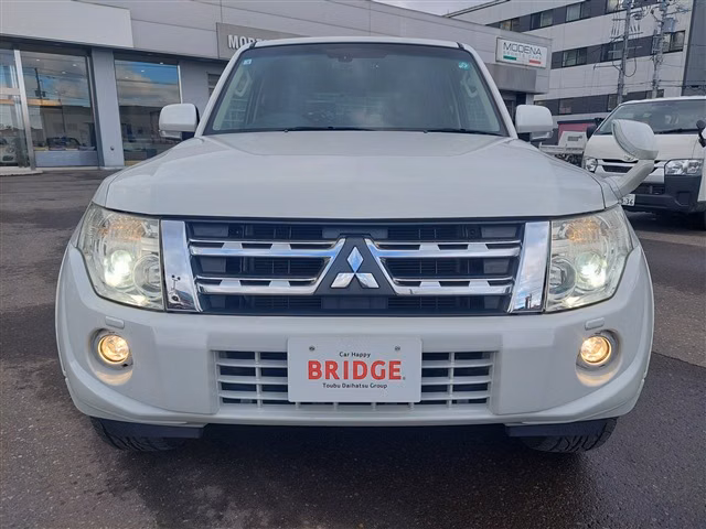 MITSUBISHI PAJERO