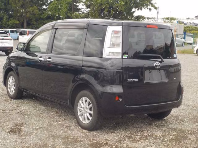 TOYOTA SIENTA