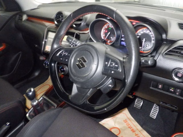 SUZUKI SWIFT