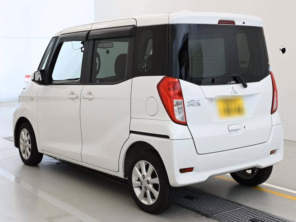 MITSUBISHI EK SPACE