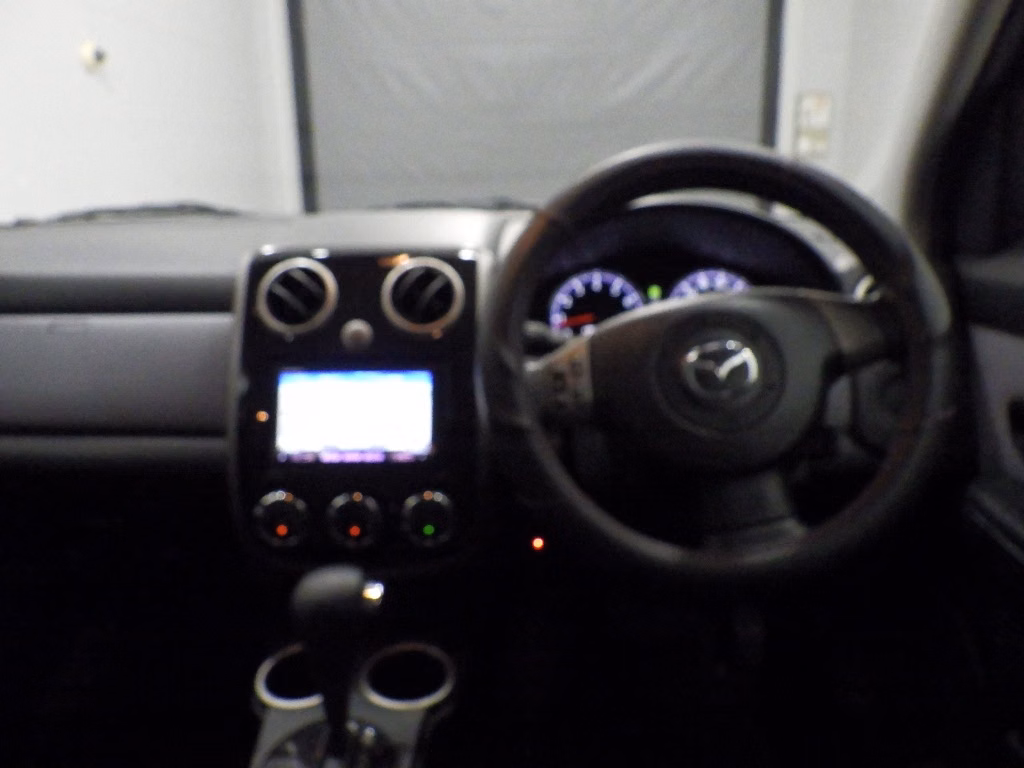 MAZDA VERISA