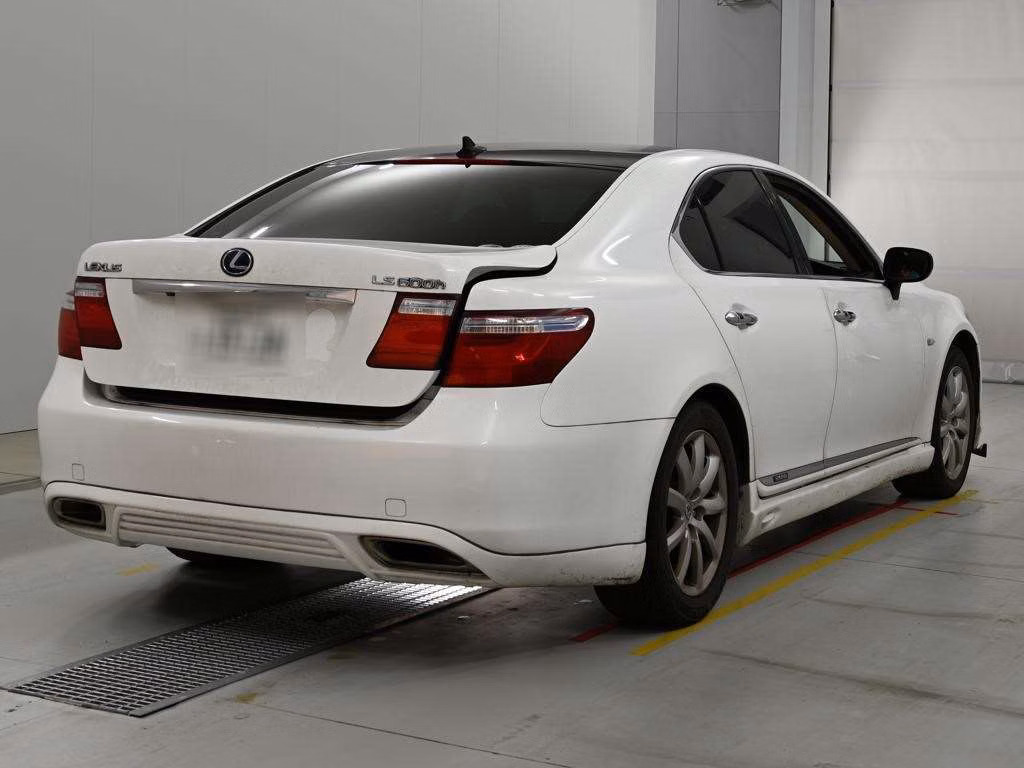 LEXUS LS600H