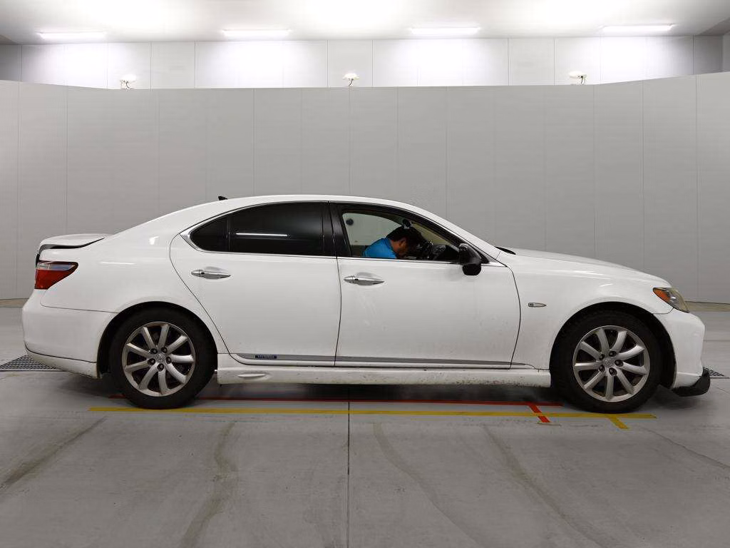 LEXUS LS600H