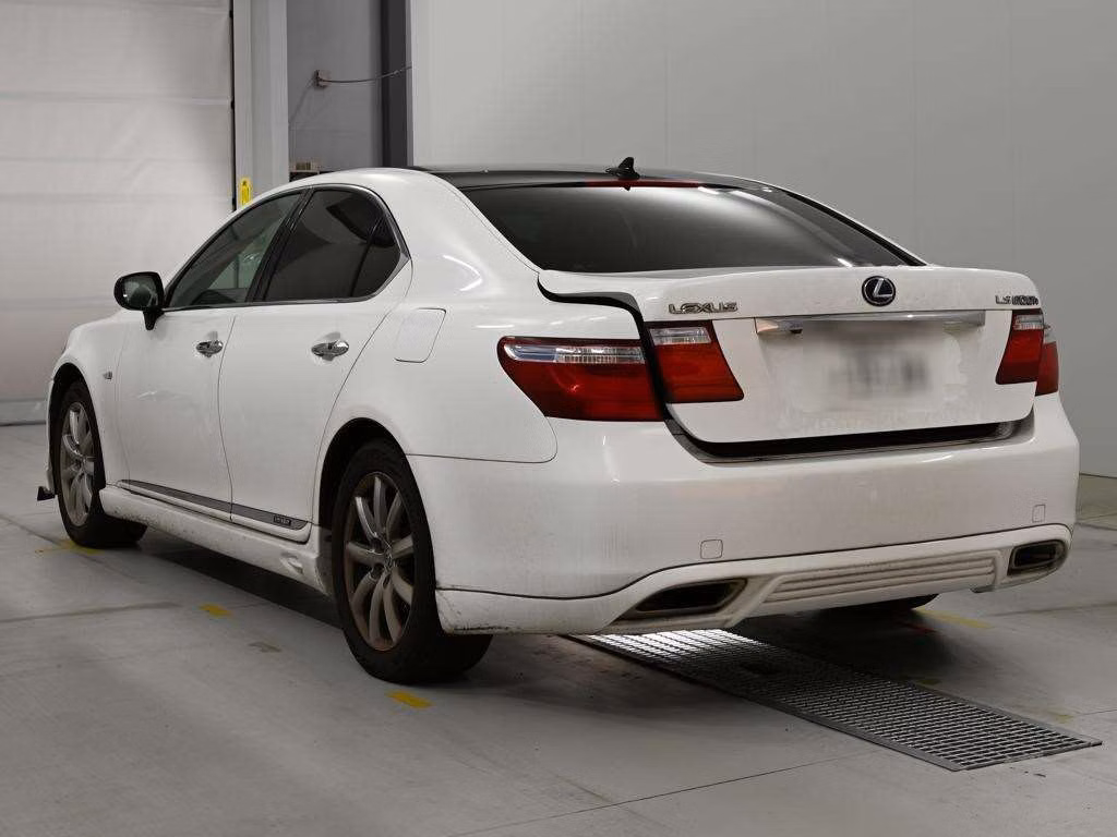 LEXUS LS600H