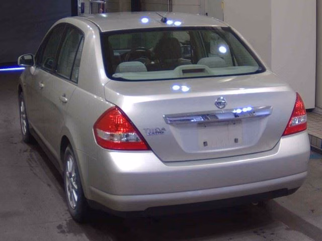 NISSAN TIIDA LATIO