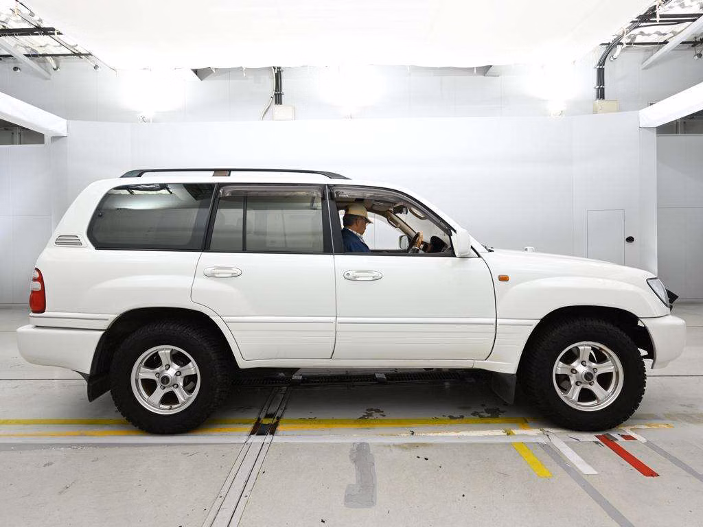 TOYOTA LAND CRUISER