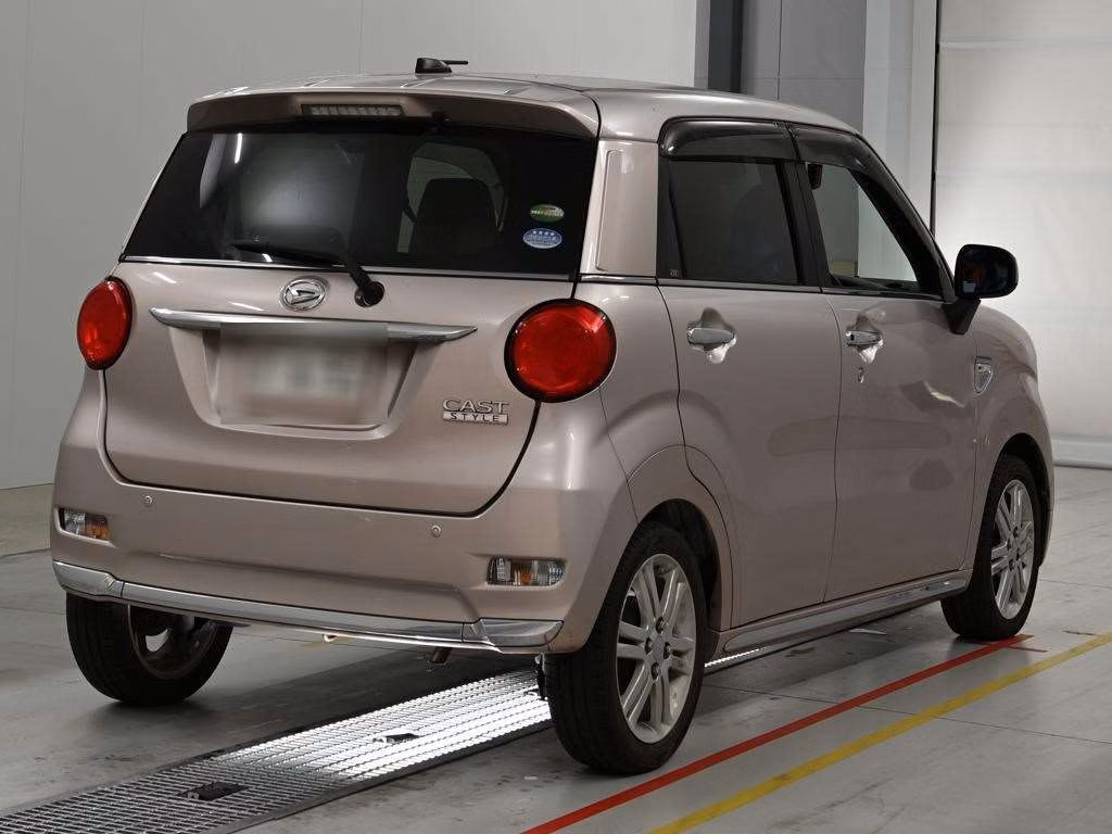 DAIHATSU CAST