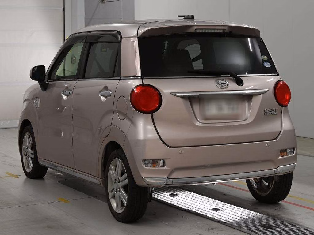 DAIHATSU CAST
