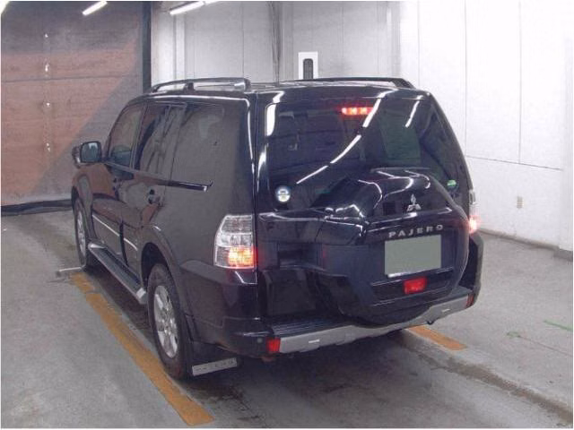 MITSUBISHI PAJERO