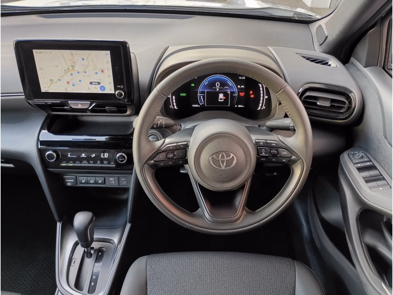 TOYOTA YARIS CROSS