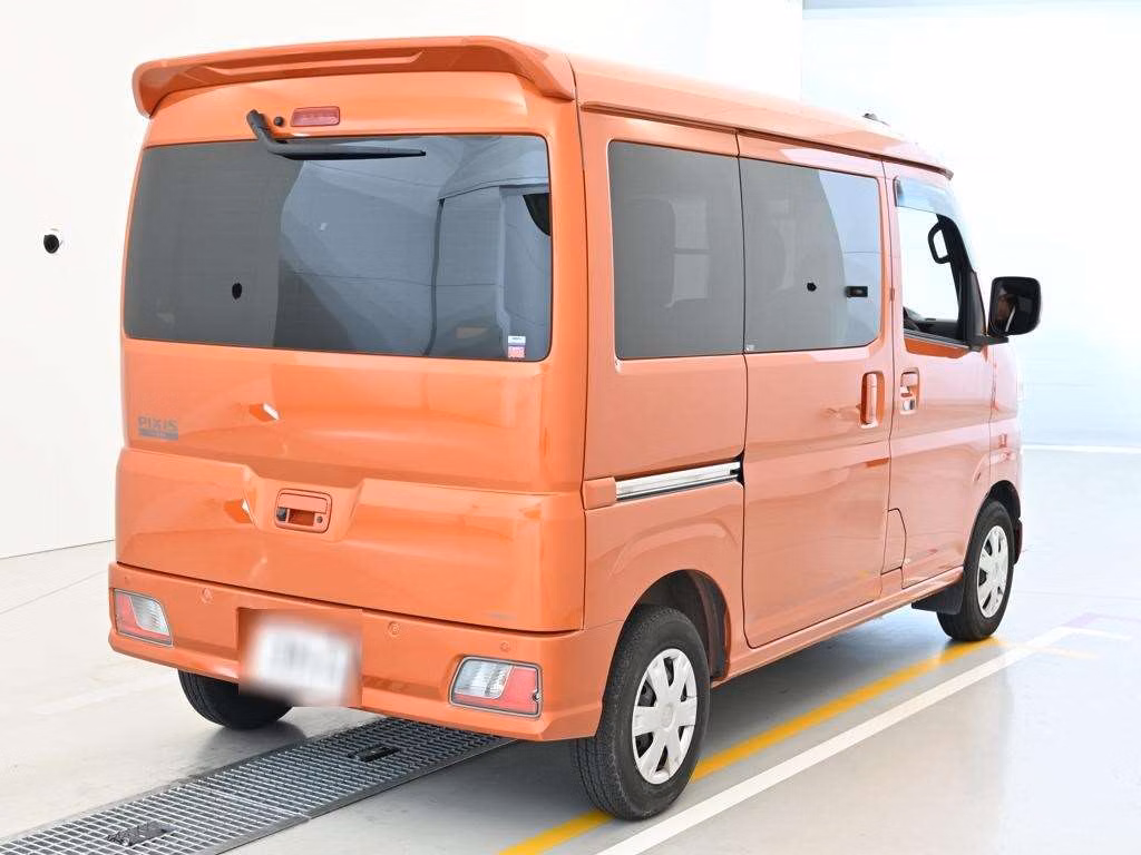 TOYOTA PIXIS VAN