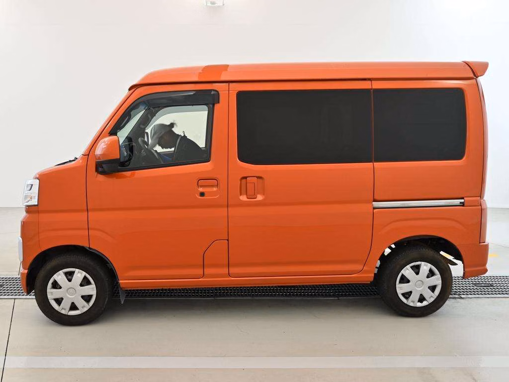TOYOTA PIXIS VAN