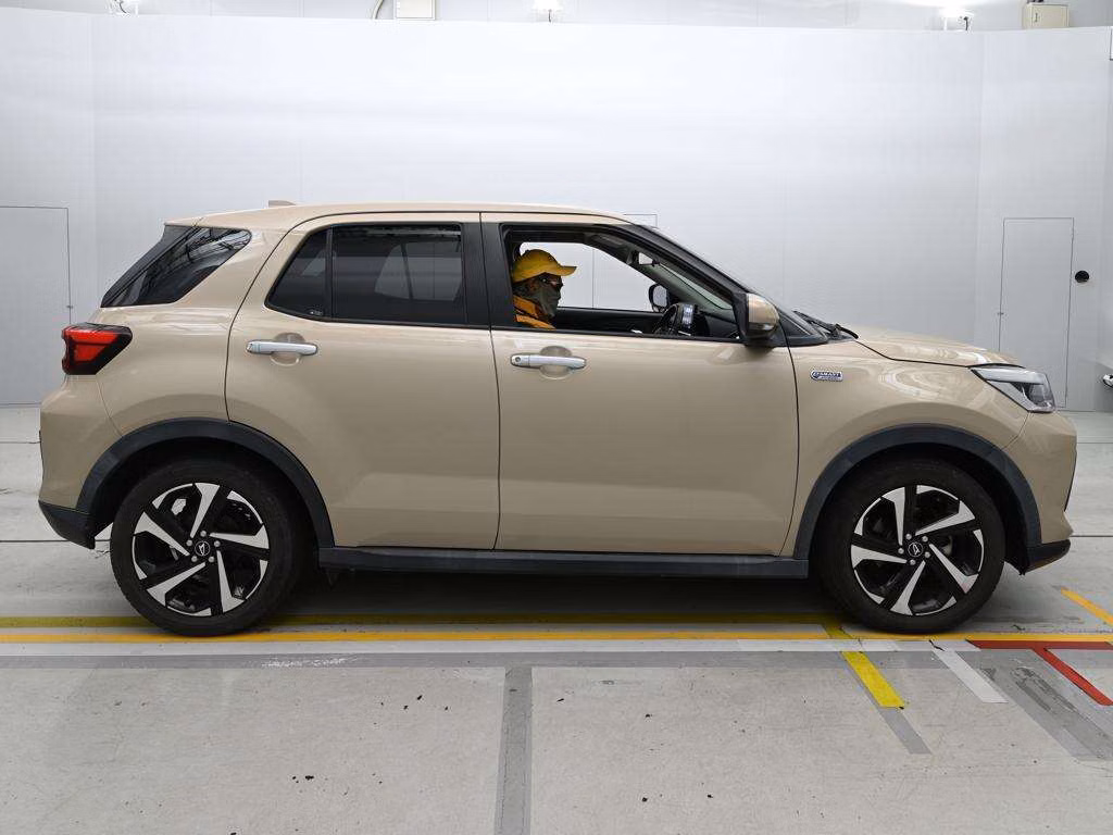DAIHATSU ROCKY