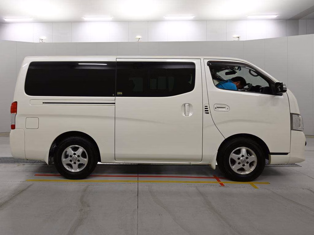 NISSAN NV350 CARAVAN