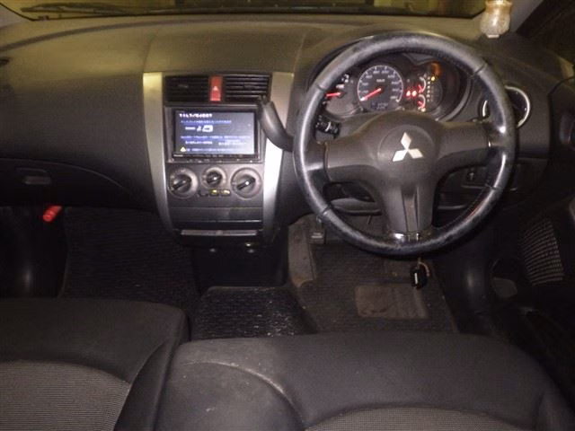 MITSUBISHI COLT