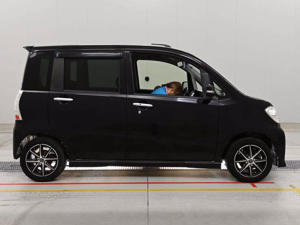 DAIHATSU TANTO EXE