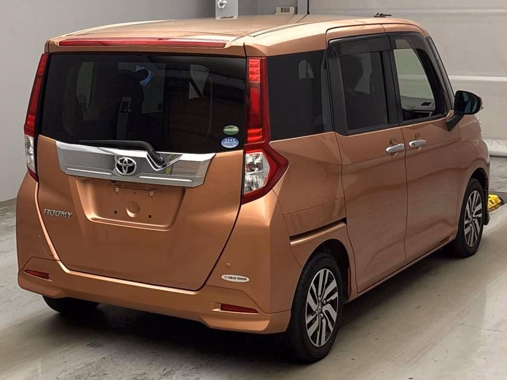 TOYOTA ROOMY