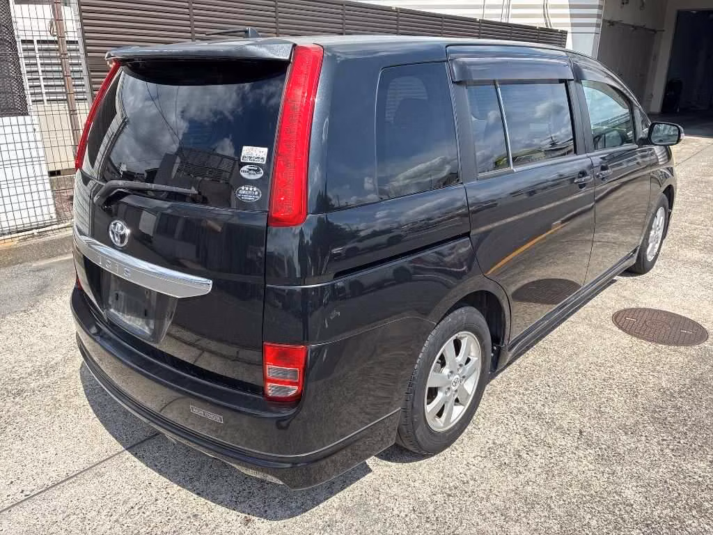 TOYOTA ISIS