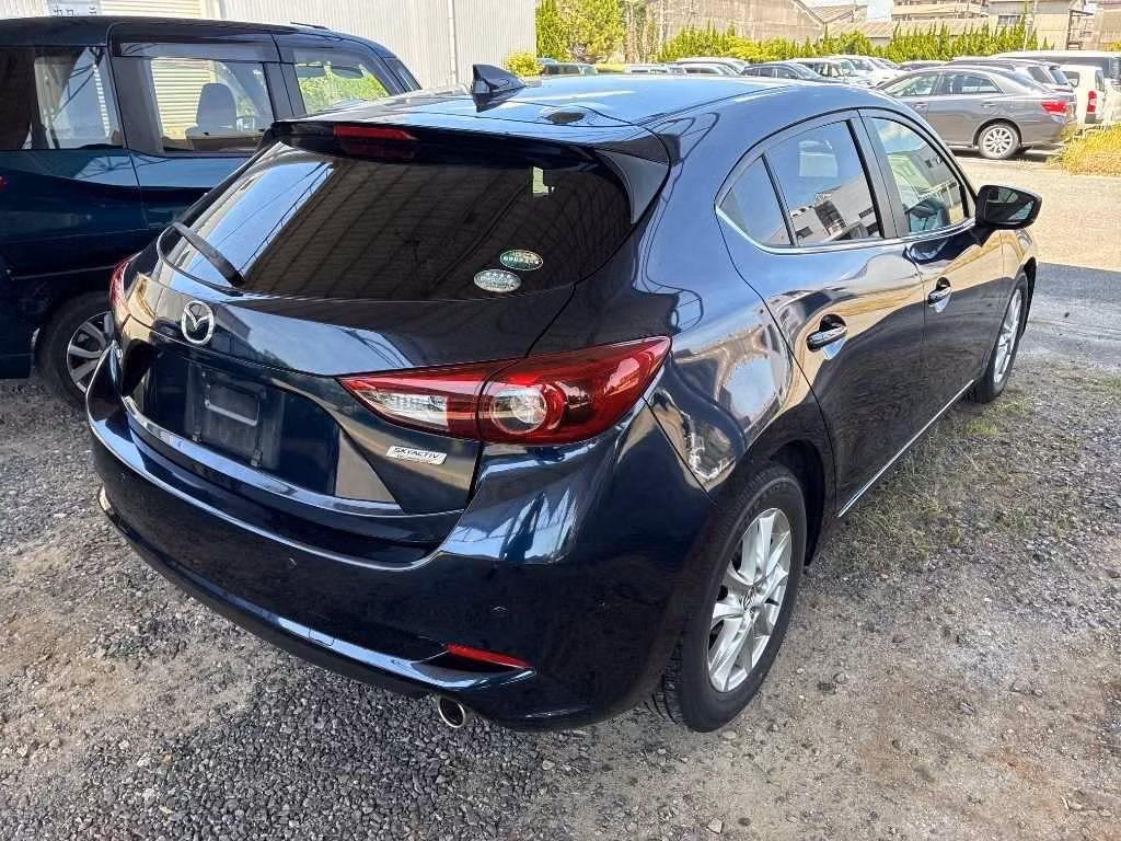 MAZDA AXELA