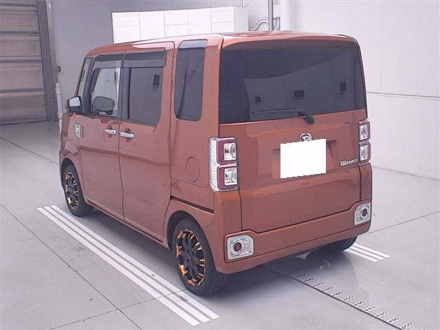 DAIHATSU WAKE