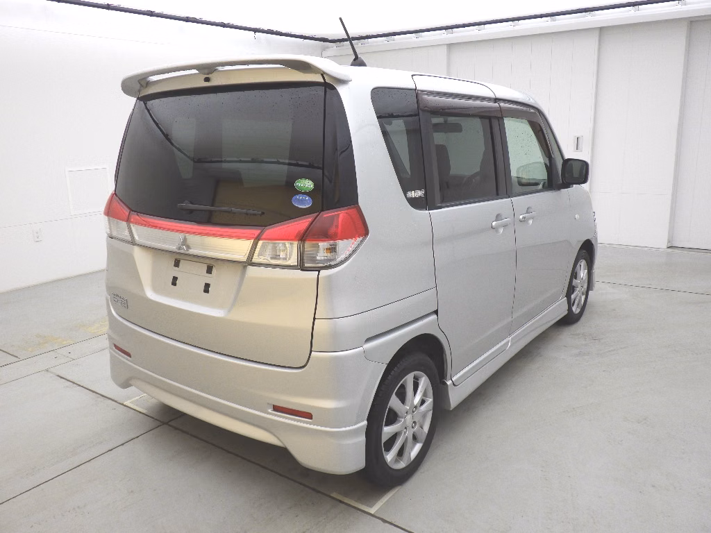 MITSUBISHI DELICA D:2
