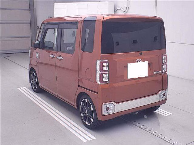 DAIHATSU WAKE