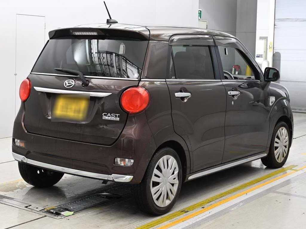 DAIHATSU CAST