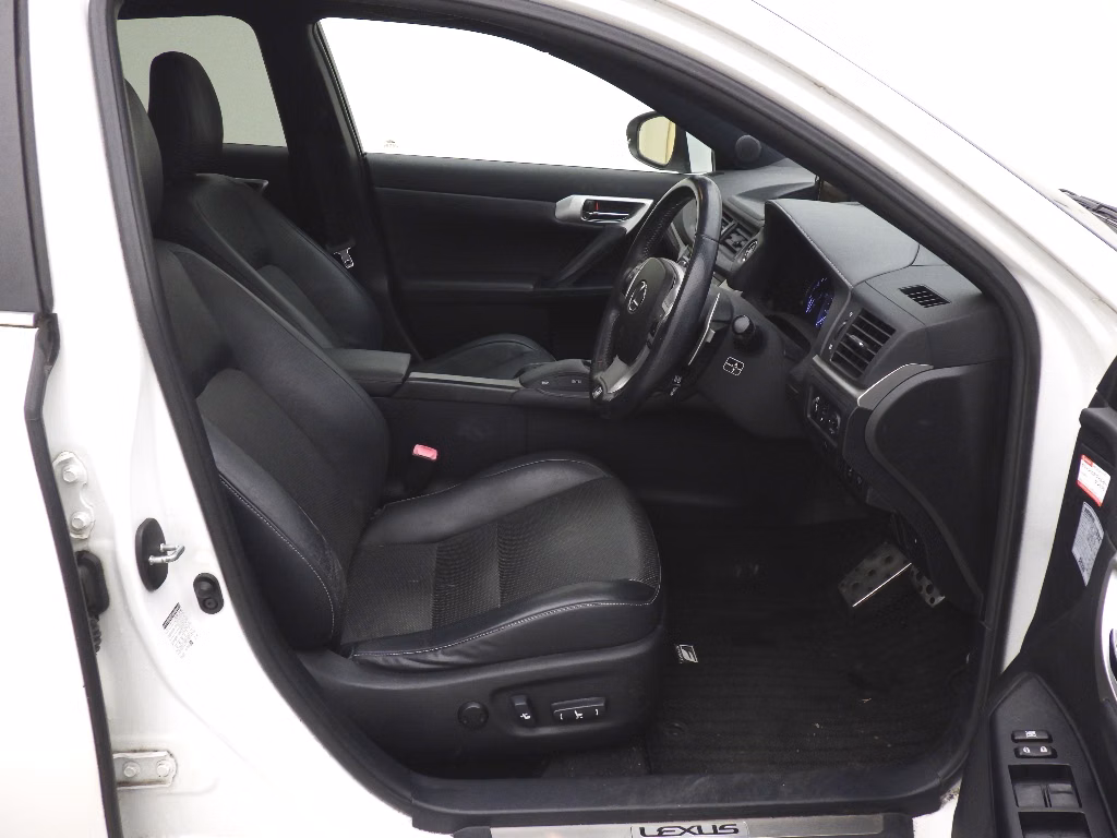 LEXUS CT200H