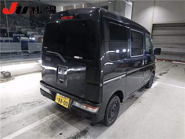 TOYOTA PIXIS VAN