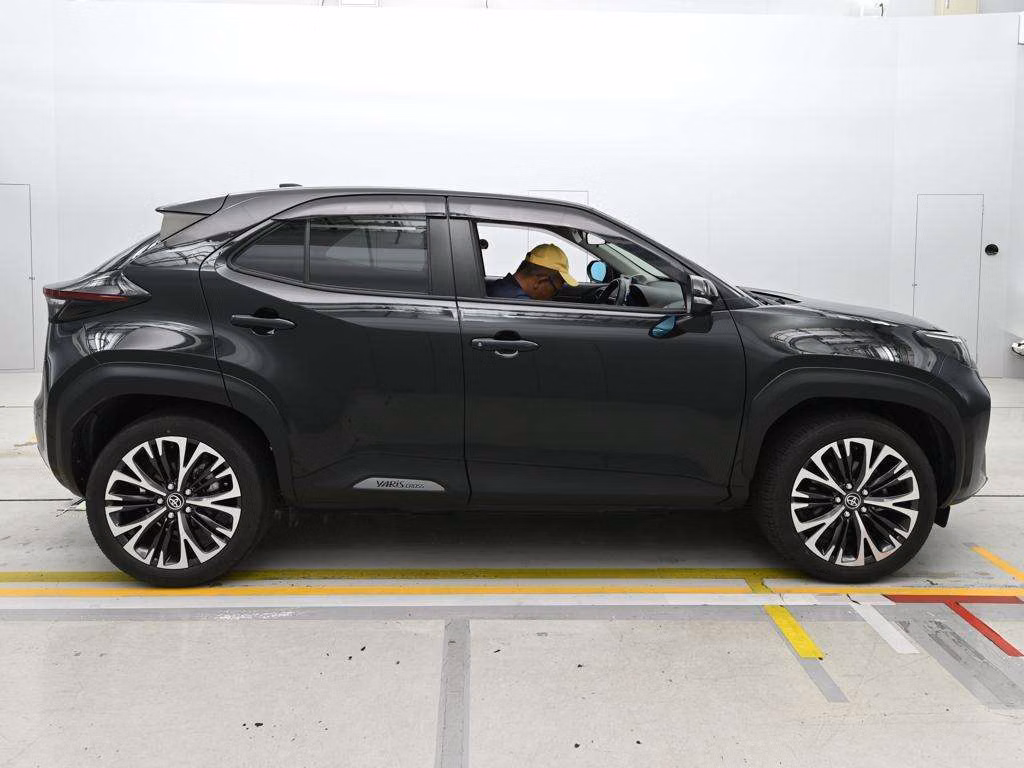 TOYOTA YARIS CROSS