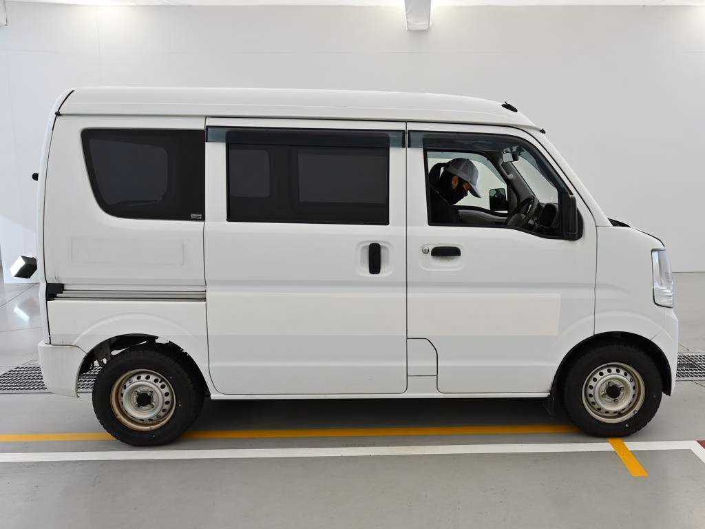 MITSUBISHI MINICAB