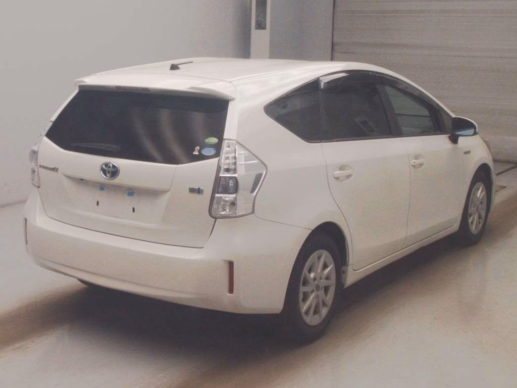 TOYOTA PRIUS ALPHA