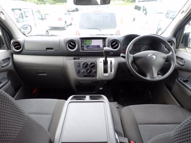 NISSAN NV350 CARAVAN