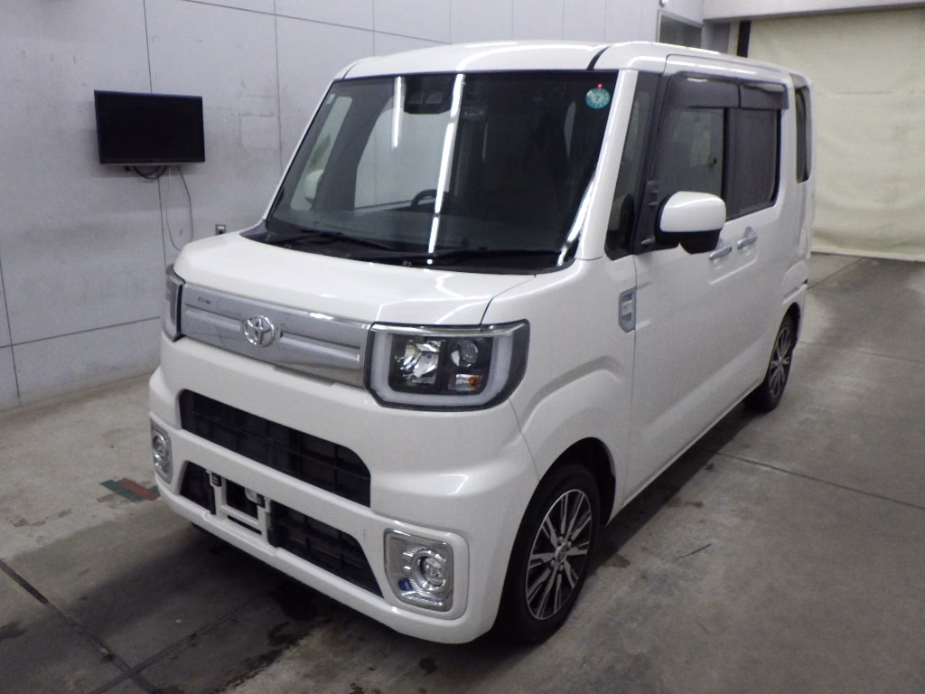 TOYOTA PIXIS MEGA