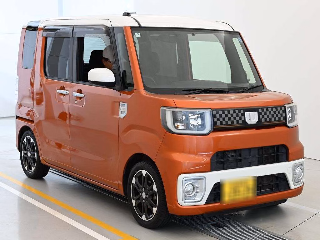DAIHATSU WAKE
