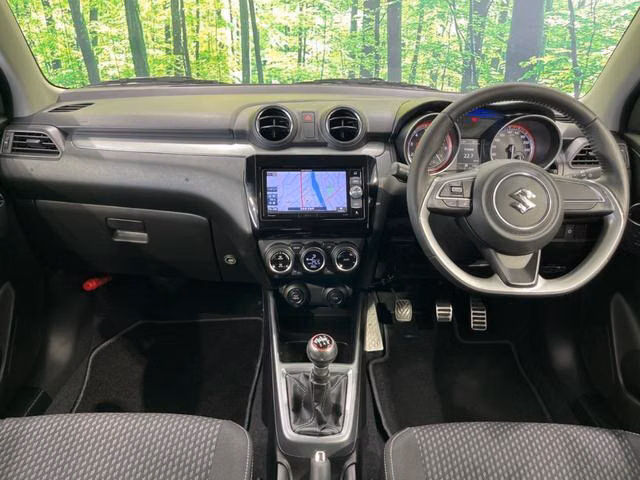 SUZUKI SWIFT
