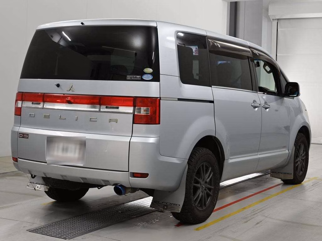 MITSUBISHI DELICA D:5