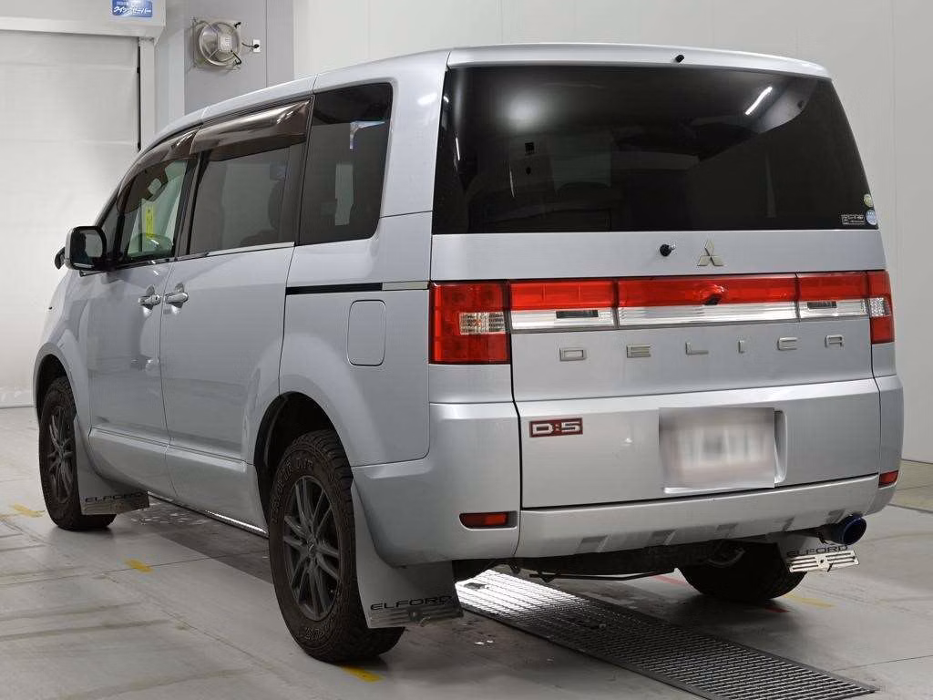 MITSUBISHI DELICA D:5