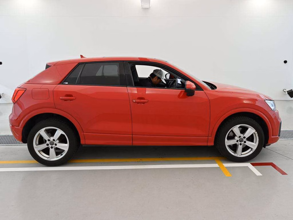 AUDI Q2