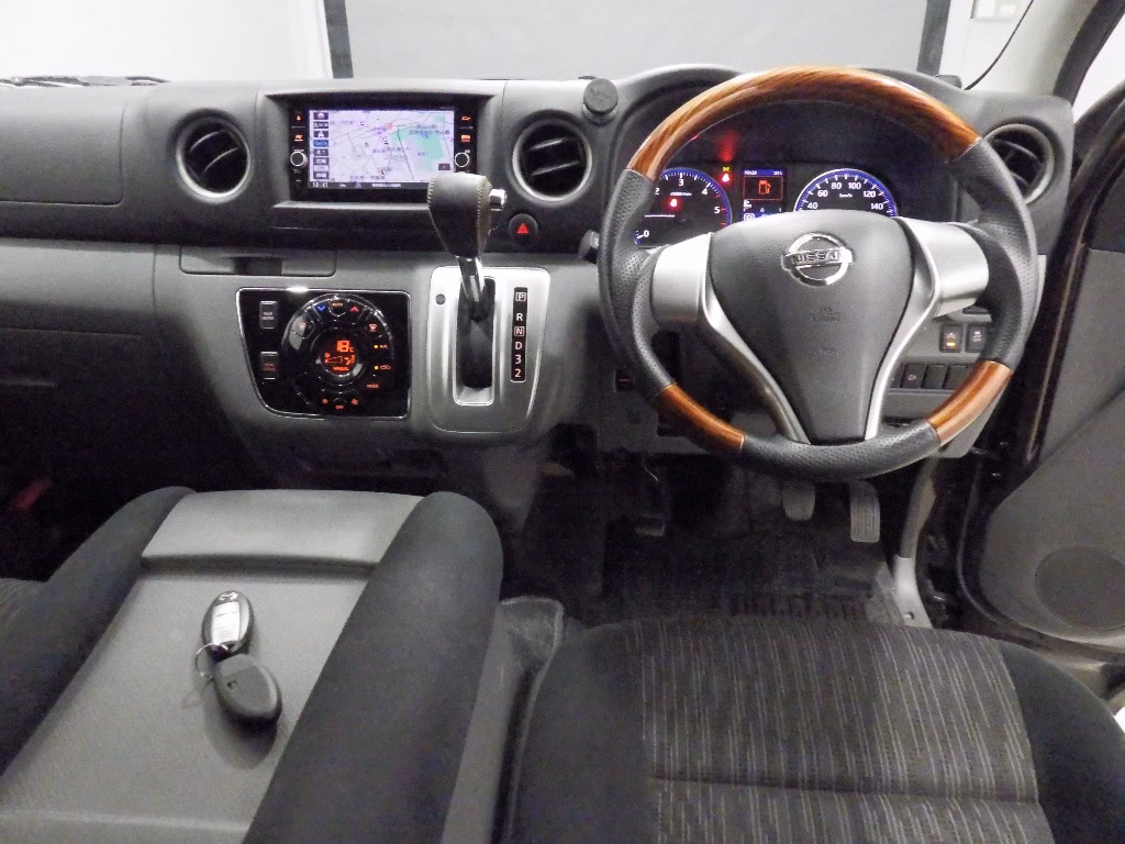 NISSAN NV350 CARAVAN
